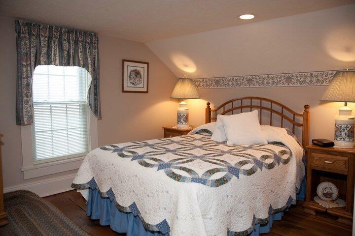 Grapevine House Hotell Winesburg Rum bild