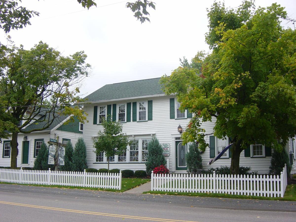 Grapevine House Hotell Winesburg Exteriör bild