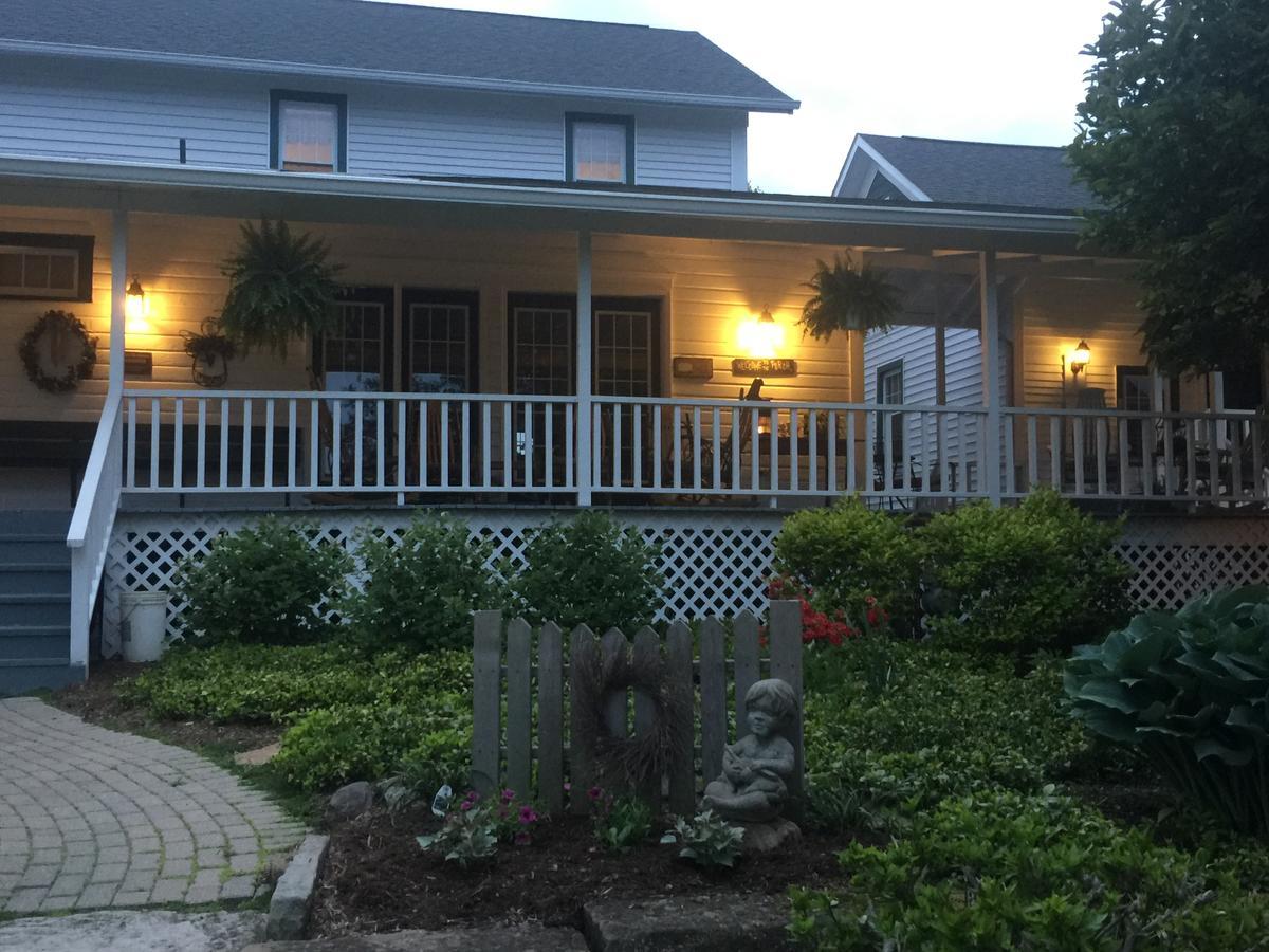 Grapevine House Hotell Winesburg Exteriör bild