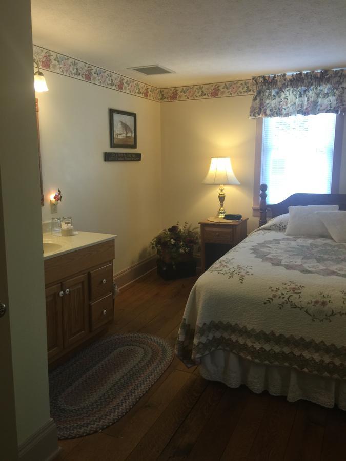 Grapevine House Hotell Winesburg Exteriör bild
